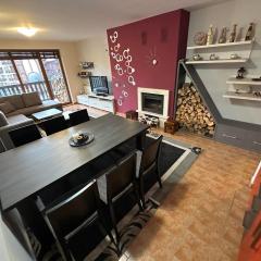 Penthouse 2 Bedroom Apartment w fireplace