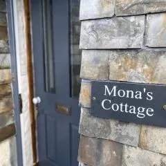 Mona's Cottage - Private Parking, Sea Views, Garden & Close To Harbour & Beach