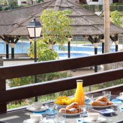 Azucenas apto en residencial de lujo