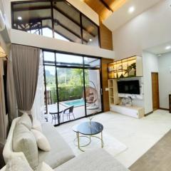 Ploy Mountain View Pool Villa