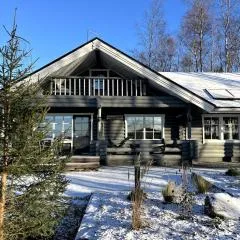 Beautiful Cabin At The Sea