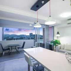 Boundless Horizons - Stylish Comfort & City Views