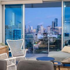 Russell St Retreat Stunning City & Park Views