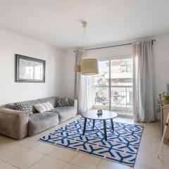 Center, Walking to the Beach