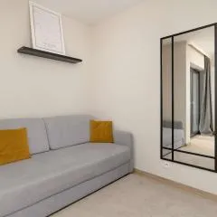 Spacious Studio for 2 People by Noclegi Renters