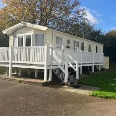 Beautiful Caravan With Decking Wifi At Carlton Meres Park Ref 60002R