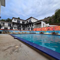Chelle's Suites and Restaurant