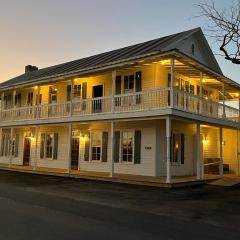 The La Coste City Hotel