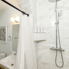 Lux Condo Steps to Washington Park - Walk to ALL