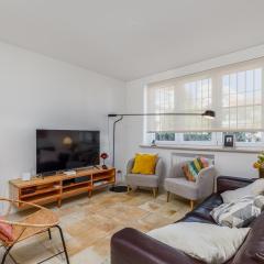 Augusto - a family house with pool in the heart of Lisbon