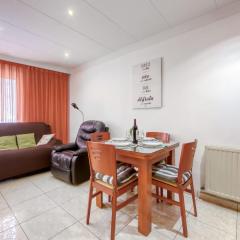Apartment in Roses near Platja de Roses