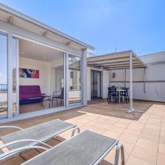 Apartment in Roses with Beachfront Access