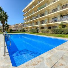 Apartment in Roses by the Beach with Pool