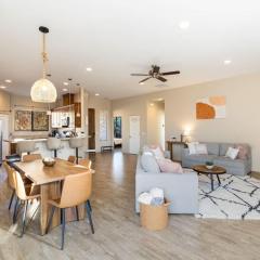 Mountain View Lookout-Uptown Walkable Red Rock Views