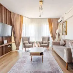 Deluxe King Suite MAI21