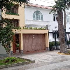 Habitación A1 Trabajar Kitchenette y baño privado