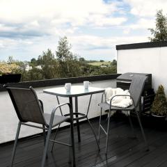 3 Bedroom Family Home with Sea and Mountain View