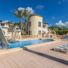 Villa Ventura by Abahana Villas