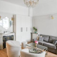 Chic apartment on the Champs-Élysées with AC