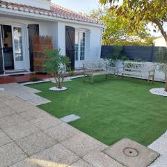 Le Bananier, Quartier La Chaume avec jardin, plage à 1km, 4 à 5 pers