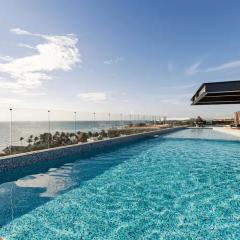 Luxury 1BR Condo Prime Location