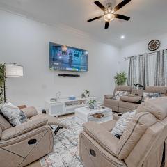 3BR Gated Home, King-Sized, 6miles to NRG, Med Ctr, DownTown