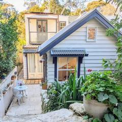 The Bath House cosy &luxe garden Cottage near CBD