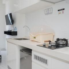 Homey and Minimalist Studio at Sky House BSD Apartment By Travelio