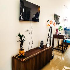 VERY Romantic Whitetown studio-Private Outdoor Dinning