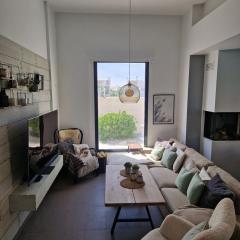 X - Private Villa with large pool