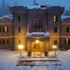 The Castle - Your unique way of retreat