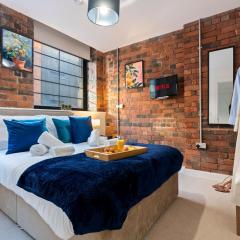 Signature Suite- City Centre, Pool Table, Canal, Netflix Sleeps 7