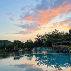 Four Seasons Resort - Vịnh Bốn Mùa