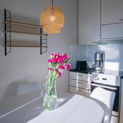 Taika the Arctic Gem with Sauna, Glazed Balcony & Free Parking