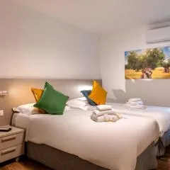 New Modern 2 bedroom Apt near Bari Policlinico
