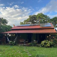 Casa dividida na praia