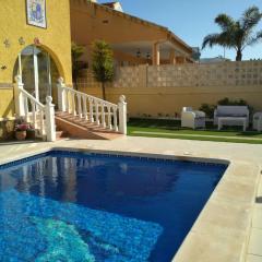Soleada villa con piscina privada R12 by Novadesta