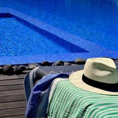 Piscina fantástica no centro da cidade!