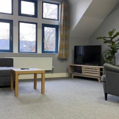 1 bed Apt close to Leeds Arena Sleeps up to 4 people F6