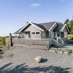 Holiday Home Sjøbuvågen by Interhome