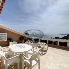 Appartement avec terrasse et vue mer proche de la plage du Rayol