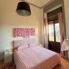 TocToc Apartment - Think Pink