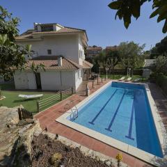 Villa Julia 14pax 5' sea & train
