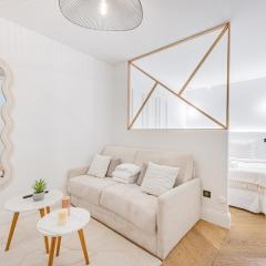 Suite luxueuse Elysee Faubourg St Honore Paris 8