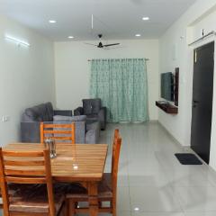 MEE Homes Family Friendly 2BHK w Fast Wi-Fi & Kitchen Madhapur