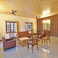 Villa close to Rock beach- Couple Room