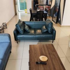 OUG Parklane - Cozy Urban Lifestyle Apartment