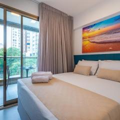 Studio com rooftop a 500m da Praia da Barra