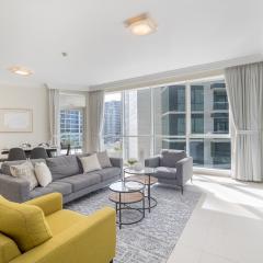 Lavish 3BR Apartment with Pool Access in Al Bateen