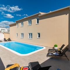 Apartments Lux 3